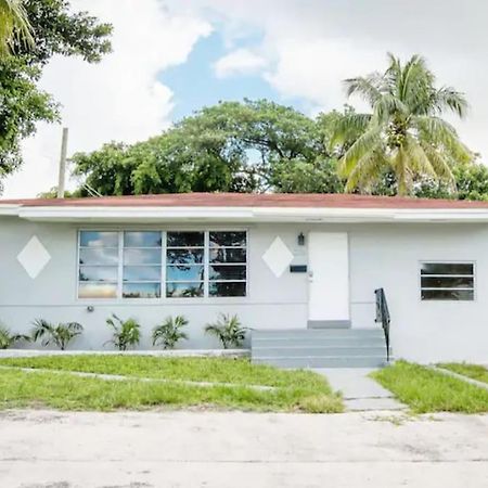 Modern 5 Bedroom Miami Home 15 Min To The Beach Exterior foto